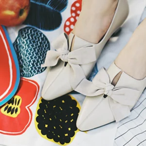 Truble Maaker | Leather Bow Mid-heel Pumps